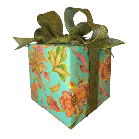 Sand + Paws Pointer Dog Candle - Gift wrapped! - Picture 4 of 4